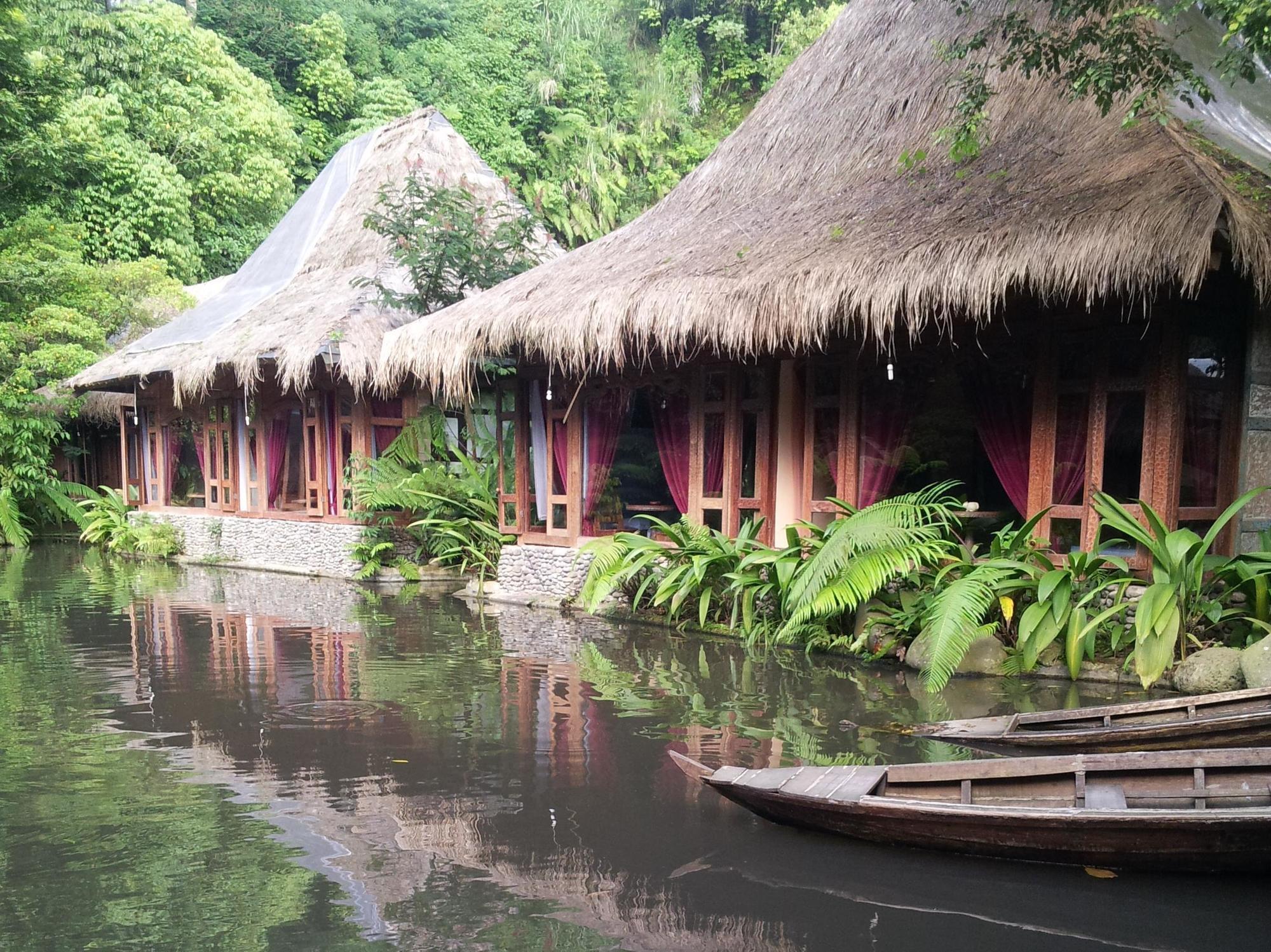 Imah Seniman Hotel Bandung Exterior photo