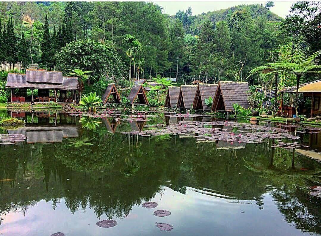 Imah Seniman Hotel Bandung Exterior photo